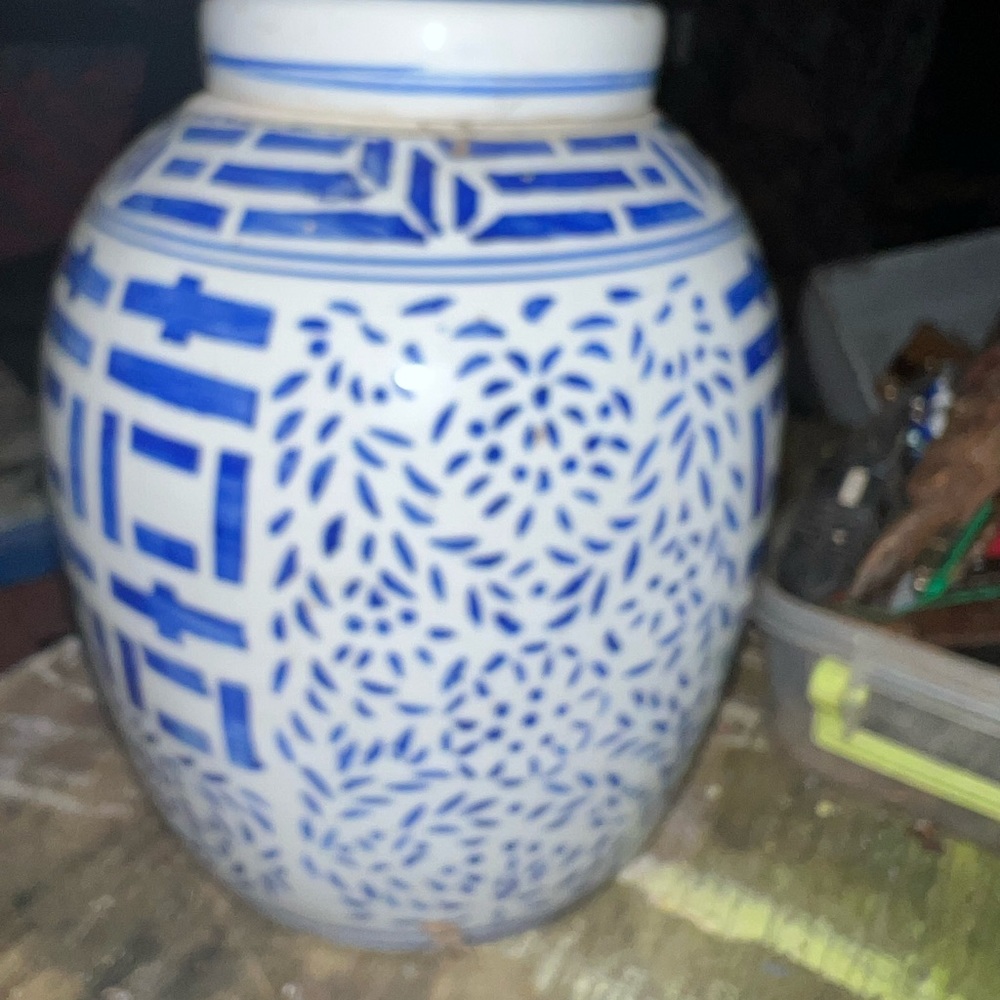 Old Chinese double happiness Ginger jar
